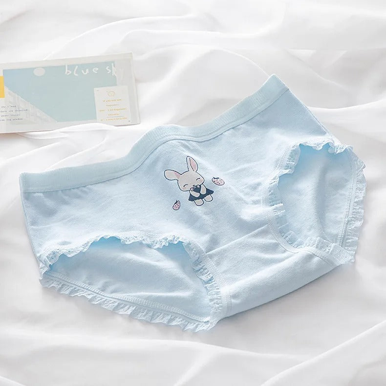 Lovely Lace Cotton Briefs – Comfortable & Traceless Panties