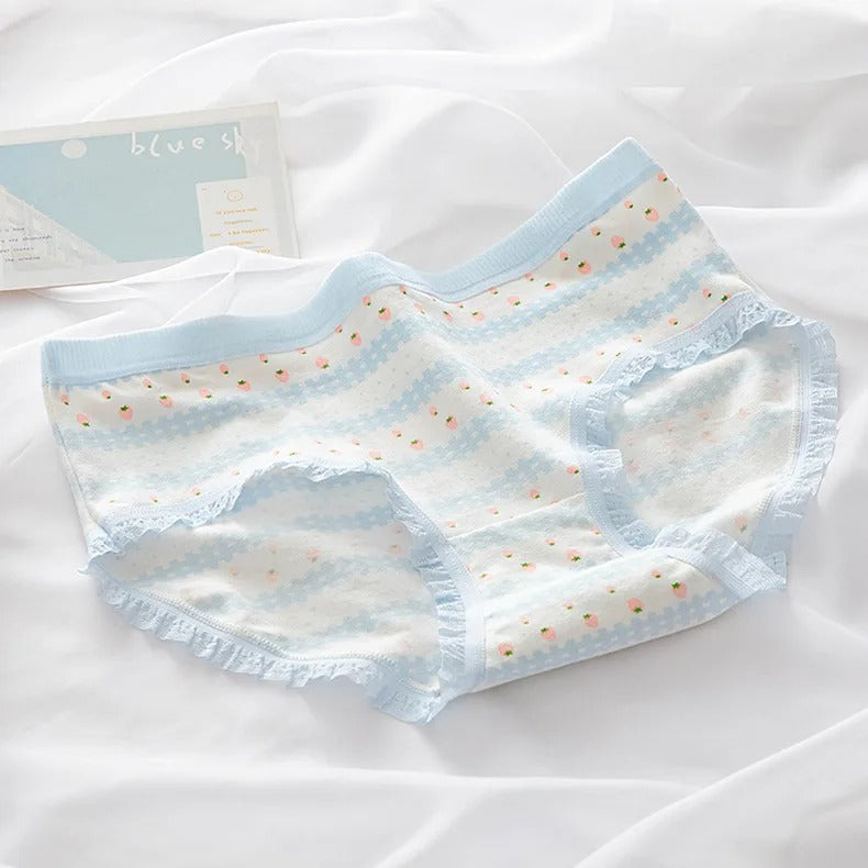 Lovely Lace Cotton Briefs – Comfortable & Traceless Panties